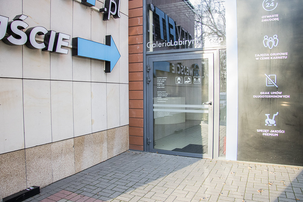 Zdjęcie wejścia do galerii labirynt Plaza